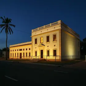 obra de reconstrução de galeria